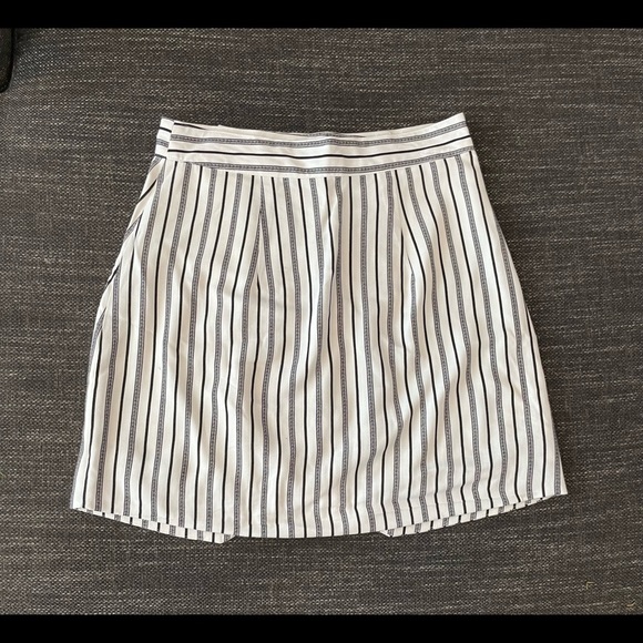 🌟BCBG GENERATION STRIPE SKIRT🌟 - Picture 4 of 4